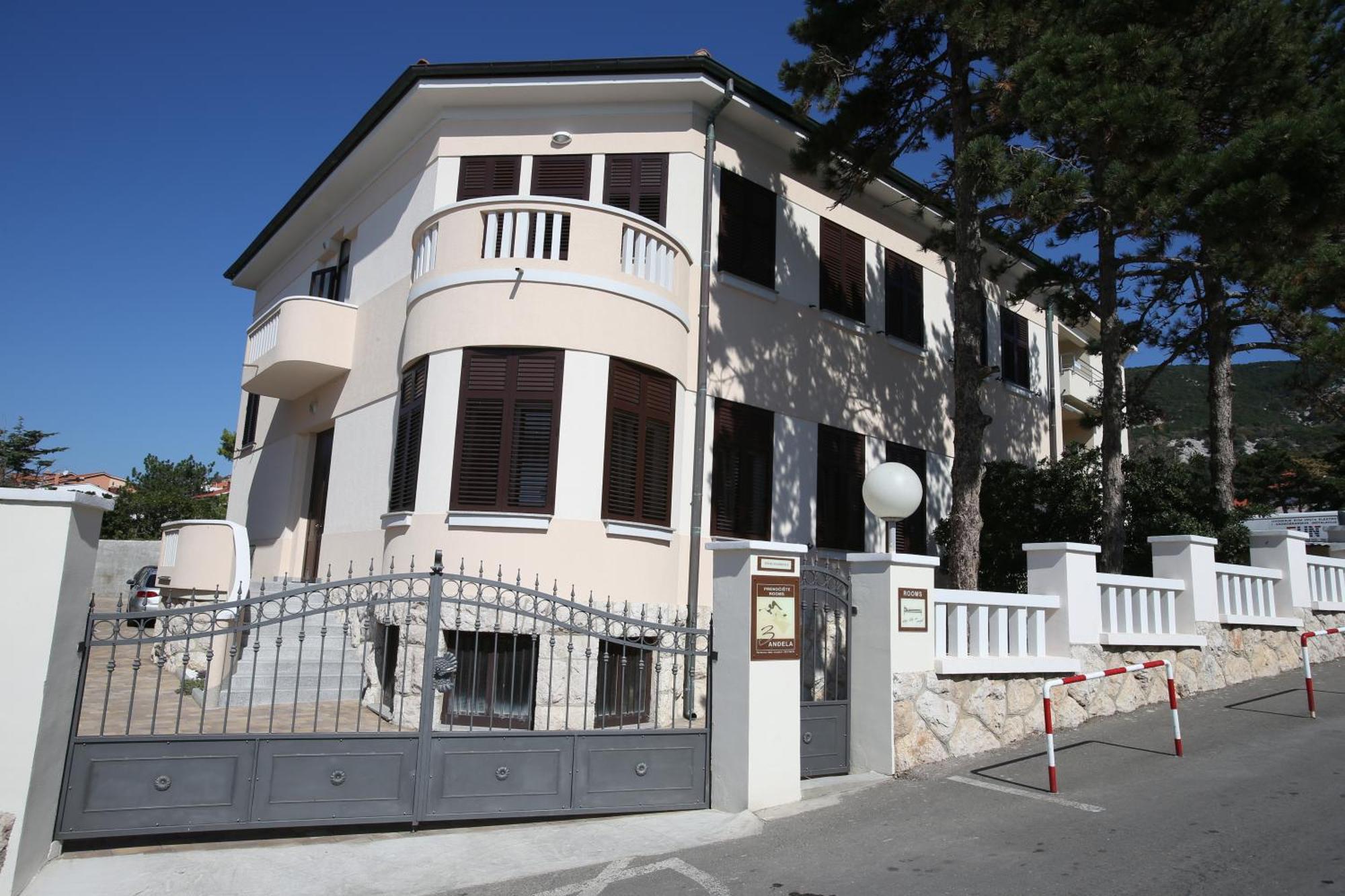 Apartment & Rooms Three Angels Baska  Ngoại thất bức ảnh