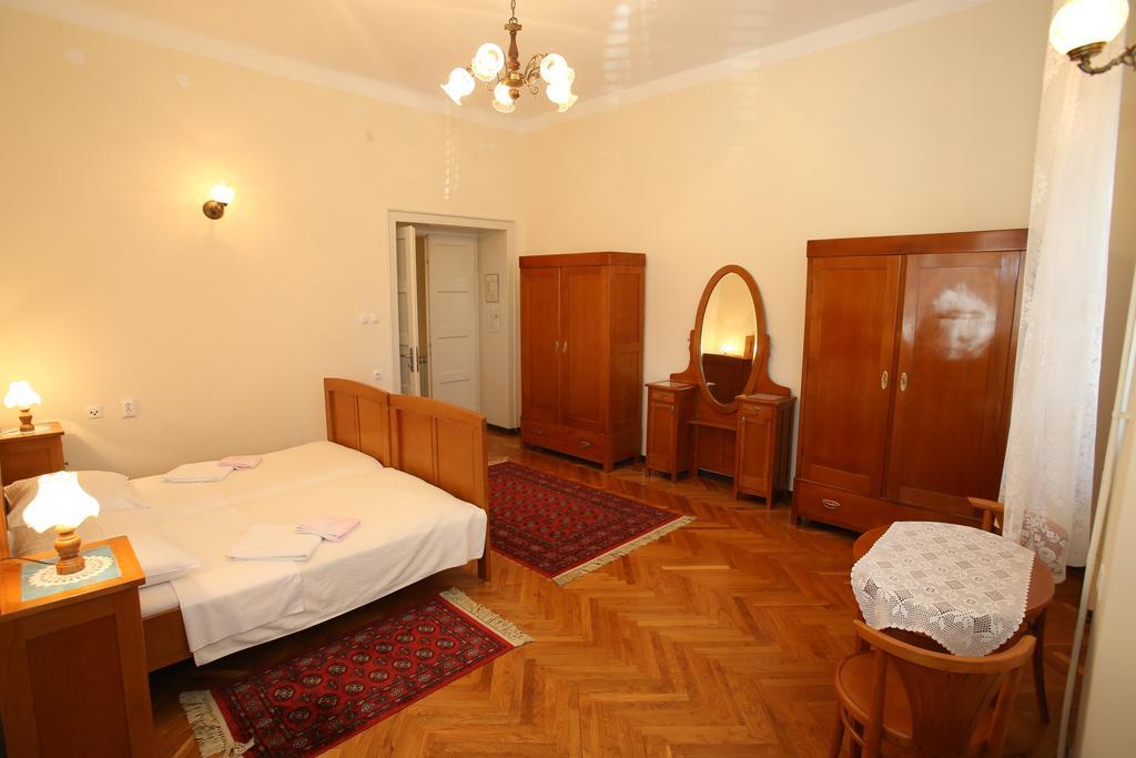 Apartment & Rooms Three Angels Baska  Phòng bức ảnh